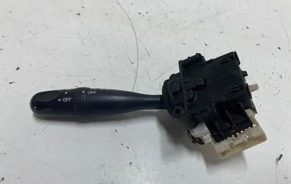 Toyota Yaris Indicator stalk 173681