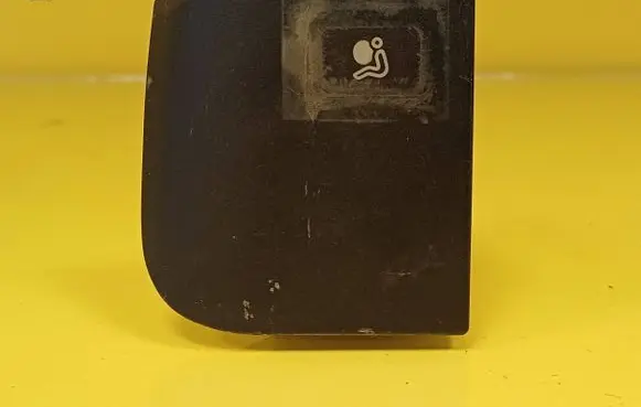 Volkswagen Golf III Passenger airbag on/off switch 1H1919235D