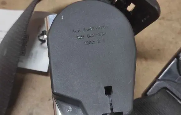 Citroen C5 Middle seatbelt (rear) 566233301
