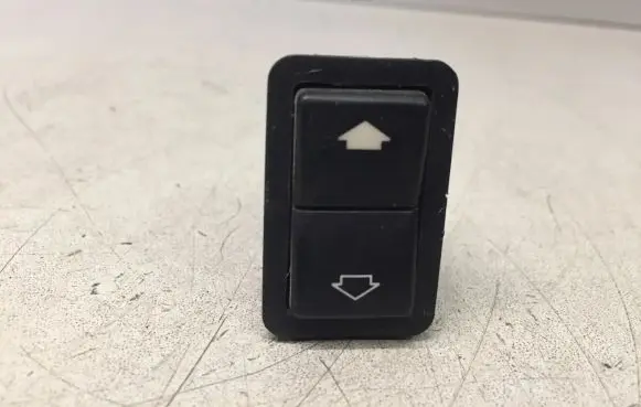 BMW 5 E39 Electric window control switch 8368932