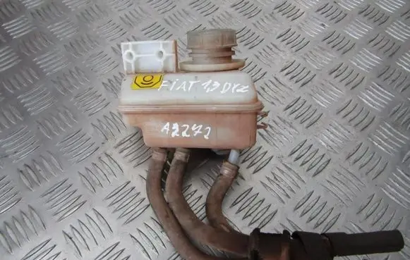 Brake fluid reservoir