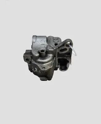 Volkswagen PASSAT B6 Oil pump 03L115105D 03L115153A