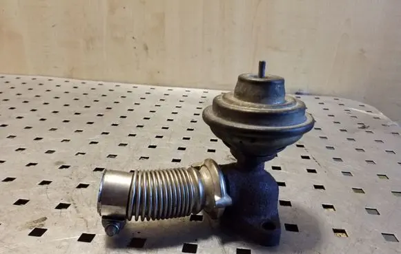 Opel Frontera A EGR valve 90466434