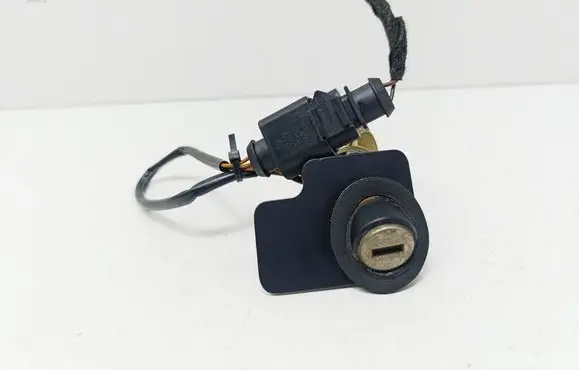 Tailgate/trunk/boot lock/catch/latch