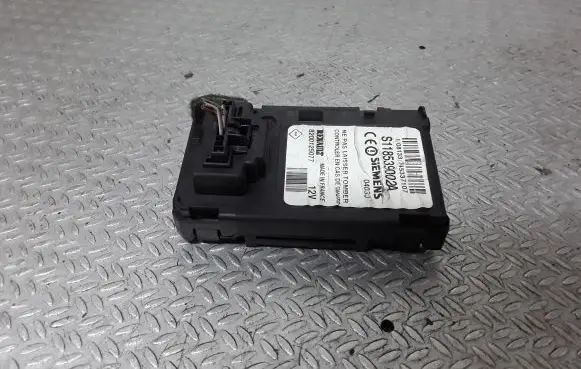 Renault Scenic II - Grand scenic II Ignition key card reader 8200125077
