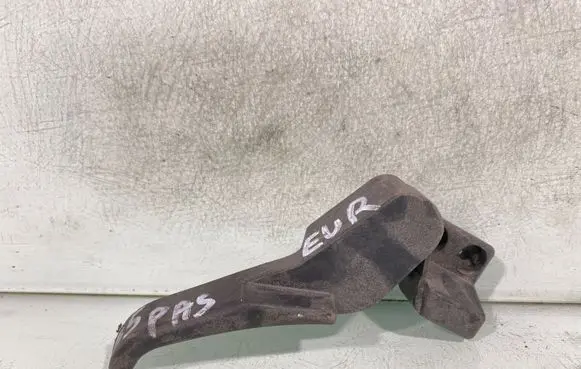 Engine bonnet (hood) release handle