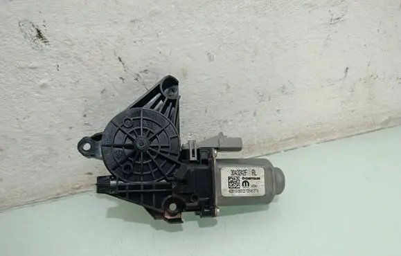 Chrysler Pacifica Rear door window regulator motor 3043242F 050122133145 402811501