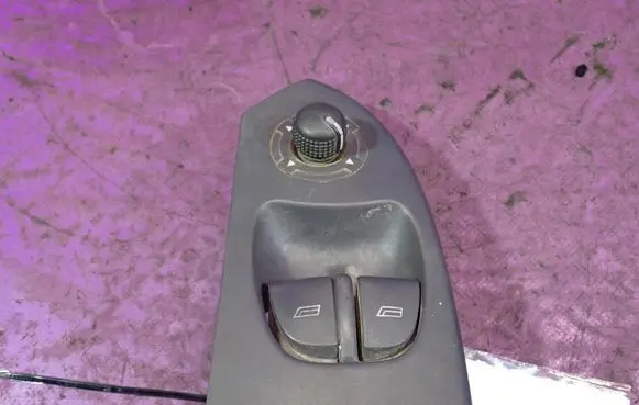 Peugeot Boxer Quarter vent window switch 