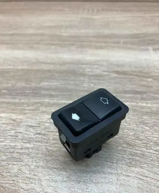 BMW 7 E38 Electric window control switch 8352148