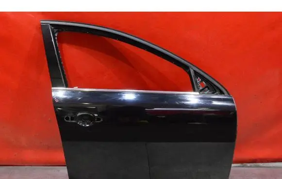 Renault Latitude (L70) Front door