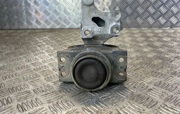 Engine mount bracket