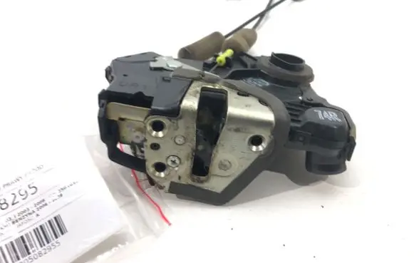 Lexus RX 330 - 350 - 400H Front door lock