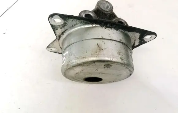 Opel Signum Engine mount bracket