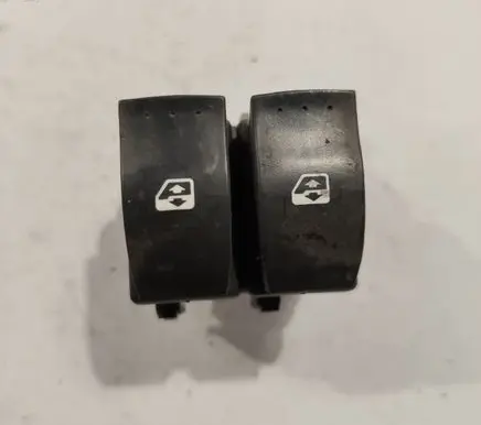 Renault Espace - Grand espace IV Electric window control switch 015088C