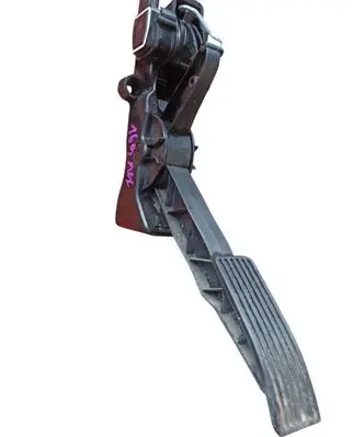Mercedes-Benz A W169 Accelerator throttle pedal A1693000304 000178 161205