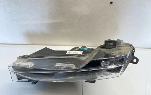 Tesla Model 3 Front fog light 162479700A DC522008B00470