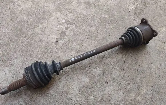 Lexus IS 200-300 Rear driveshaft
