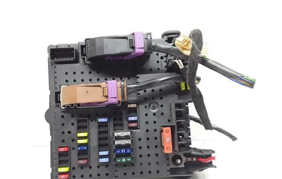 Volvo XC90 Fuse module 31314469 28242073