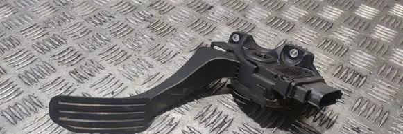 Volvo S60 Accelerator throttle pedal 31329060