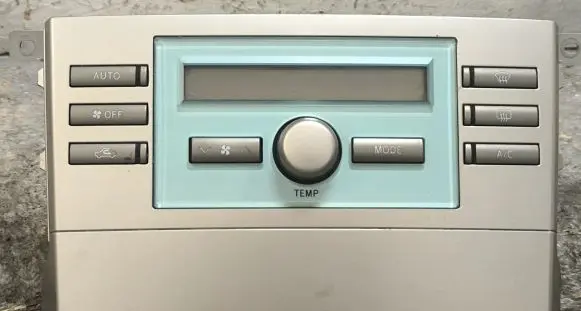 Toyota Corolla Verso E121 Climate control unit 559020F010B