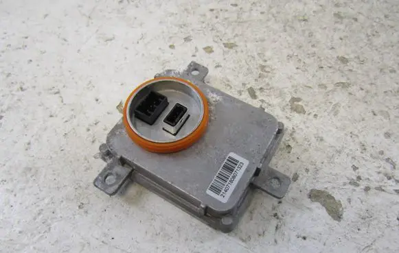 Volkswagen PASSAT B7 Headlight ballast module Xenon 8K0941597B