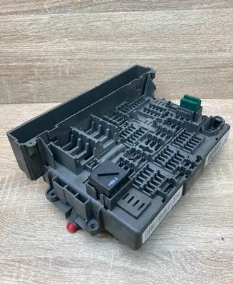 BMW 3 E90 E91 Fuse module 9119446 911944603
