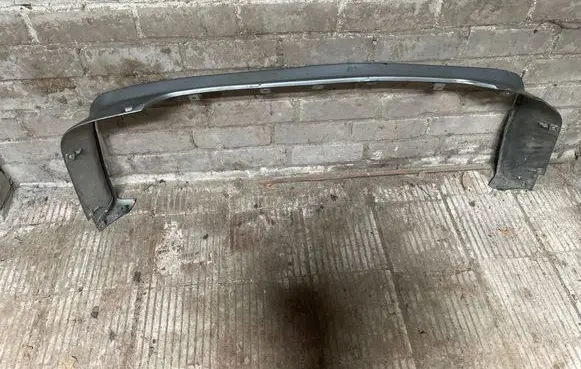 Audi 80 90 B2 Front bumper lip 811805617B