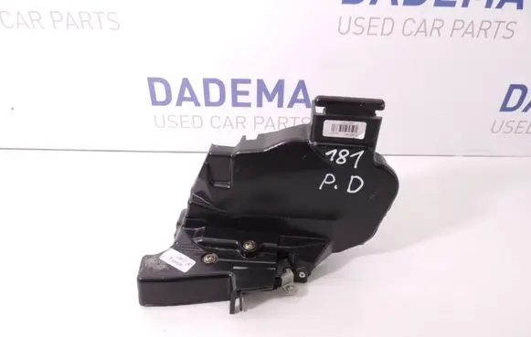 Volvo V50 Front door lock 30753661 D181