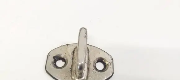 Volkswagen PASSAT B6 Front door lock loop/hook striker 3C0837767A
