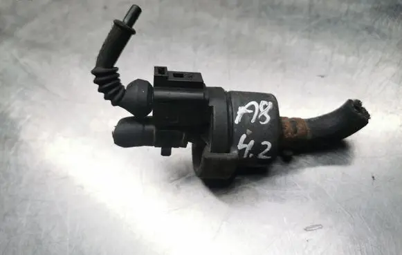 Audi A8 S8 D3 4E Turbo solenoid valve 077133459