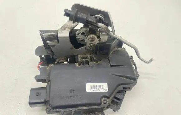 Audi A6 S6 C5 4B Rear door lock 4B0839016G PA66307