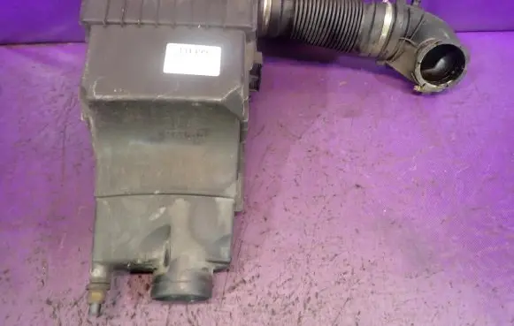 Citroen Xsara Picasso Fuel filter housing 9657430580