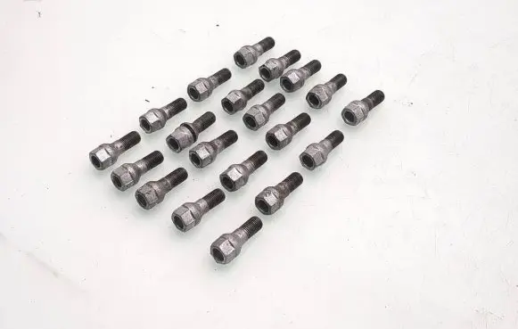 Toyota Proace Nuts/bolts 