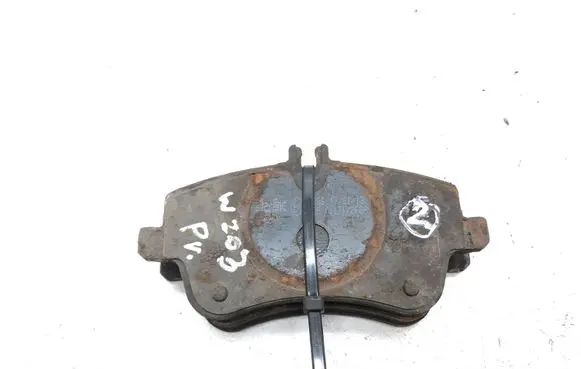 Mercedes-Benz C W203 Brake pads (front) 90R01171