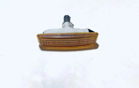 BMW 5 E39 Front fender indicator light 8360589 8360205