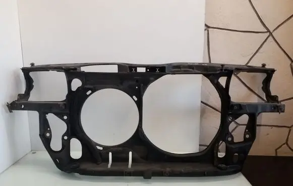 Volkswagen PASSAT B5 Radiator support slam panel 8D0121223