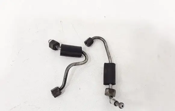 Opel Insignia A Fuel injector supply line/pipe 