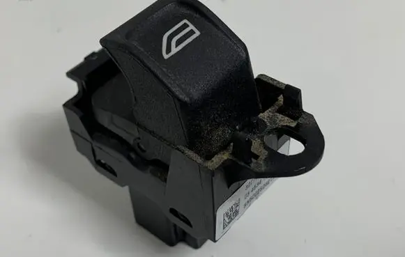 Volvo V70 Electric window control switch 30773273