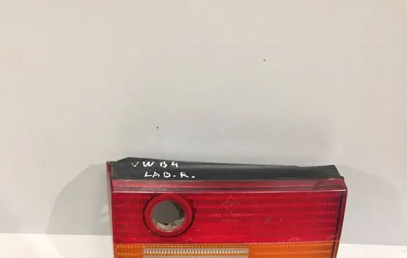 Volkswagen PASSAT B4 Tailgate rear/tail lights 3A9945108