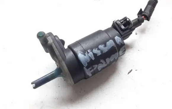 Nissan Primera Windscreen/windshield washer pump 20859143