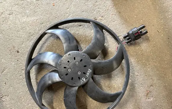 Electric radiator cooling fan