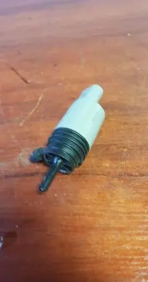 BMW 5 E60 E61 Windscreen/windshield washer pump 6934159