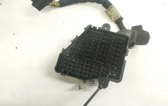 Volkswagen PASSAT B5 Fuse box set 8D1941824