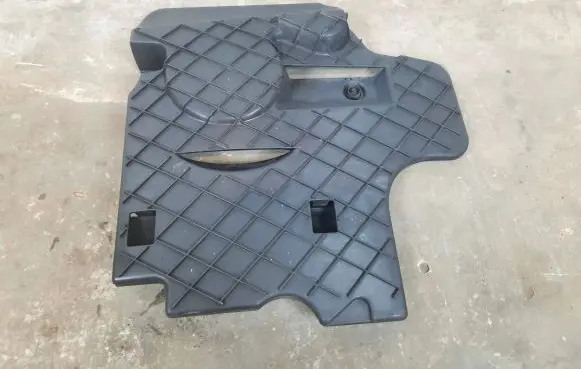 Mercedes-Benz E W212 Timing belt guard (cover) A6510101867