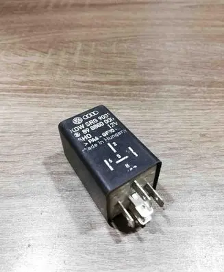 Volkswagen Golf III Other relay 898880000