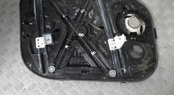 Hyundai i30 Front door electric window regulator 82480-G4190