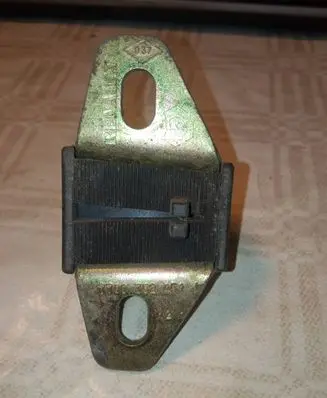Renault Master II Front door lock loop/hook striker 7700352451