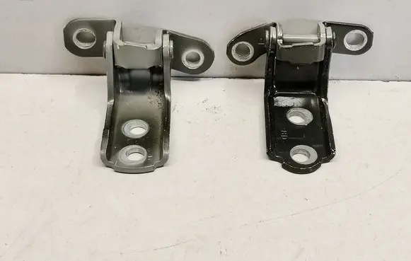 Rear door hinge set