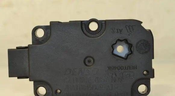 Audi A6 S6 C7 4G Intake manifold valve actuator/motor CZ1139300857 008972 013040