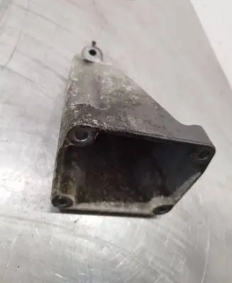 Mercedes-Benz C W203 Engine mounting bracket A6112230804